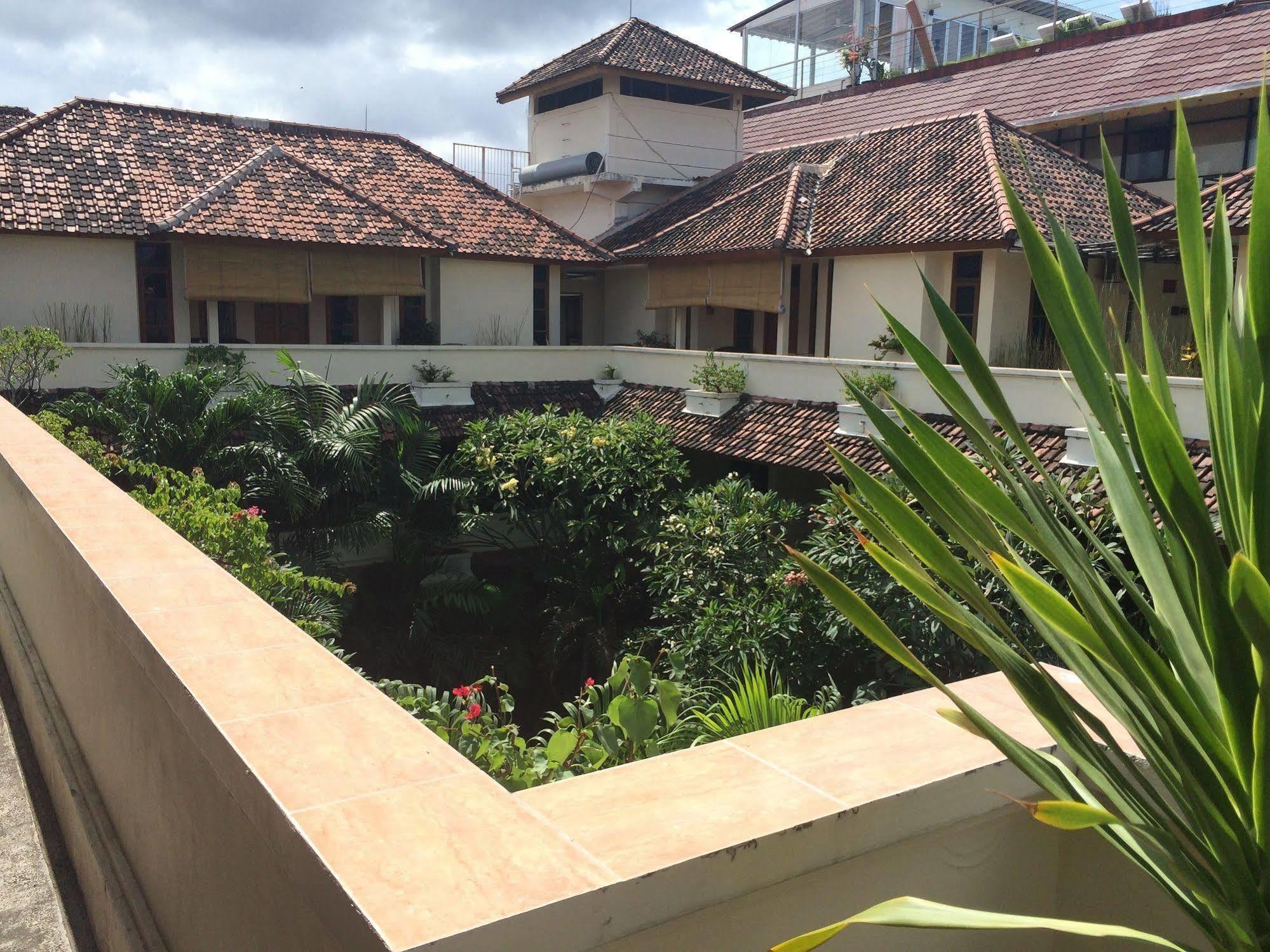 Secret Garden Inn Kuta Lombok Exterior foto